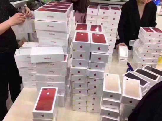 Apple iPhone 8 Plus 256GB Unlocked == $700 Apple iPhone 8 Plus 256GB Unlocked == $700