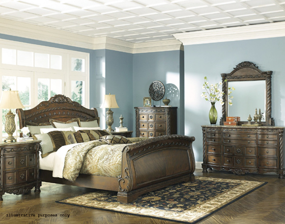 Top class Ashley queen bedroom set for sale Top class Ashley queen bedroom set for sale