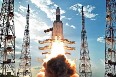 Chandrayaan-2 Launch by ISRO: &#039;Baahubali&#039; Rocket Takes off
