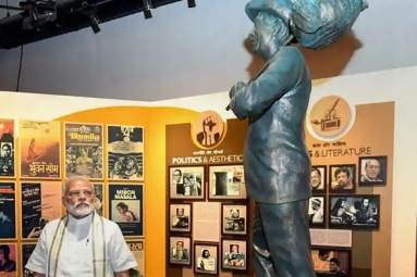 PM Modi Launches India&rsquo;s First Cinema Museum in Mumbai