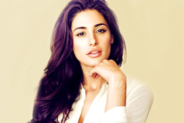 Nargis Fakhri raps to Hrithik's Bang Bang Dare},{Nargis Fakhri raps to Hrithik's Bang Bang Dare