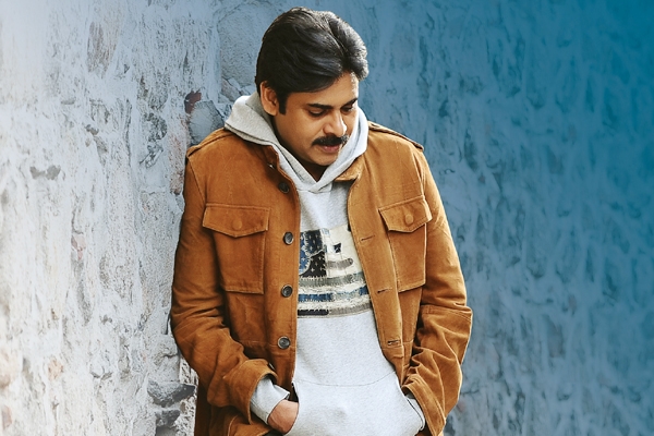 Agnyaathavaasi aims massive records in USA