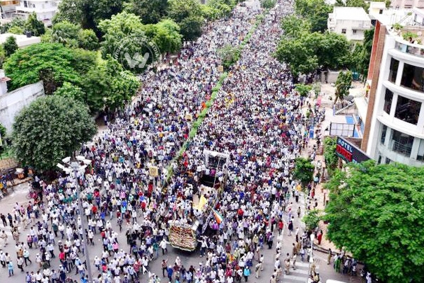HC seeks Police report as death toll rises in Gujarat