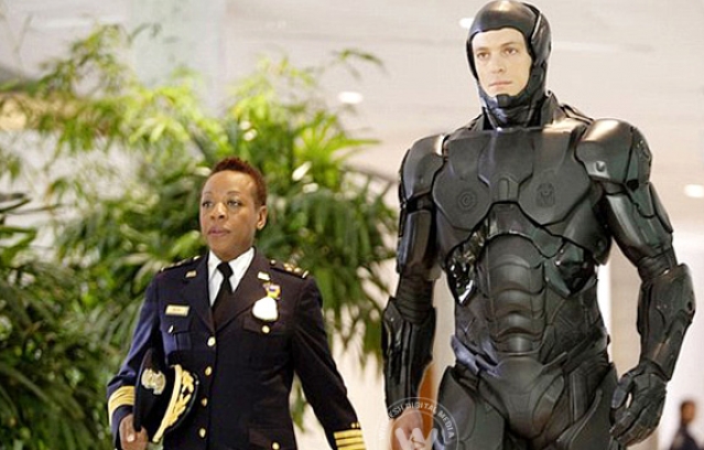 Abbie Cornish on a Shift dress at Robocop Photo Shoot
