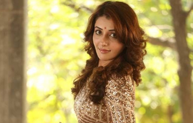 actress-sonia-mann-stills02