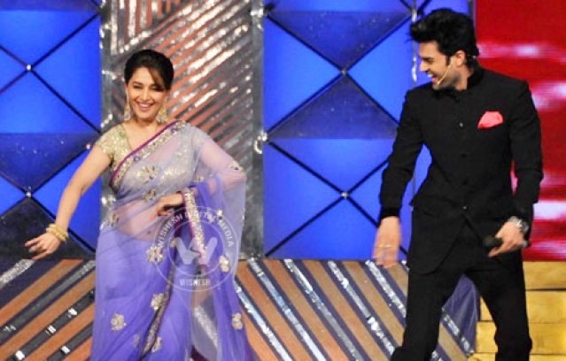 Bollywood dazzles at Mumbai Police show