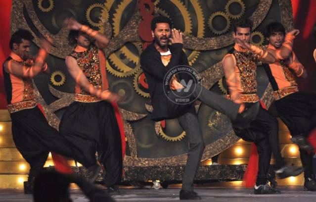 Bollywood dazzles at Mumbai Police show