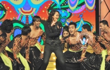 Bollywood dazzles at Mumbai Police show