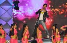 Bollywood dazzles at Mumbai Police show