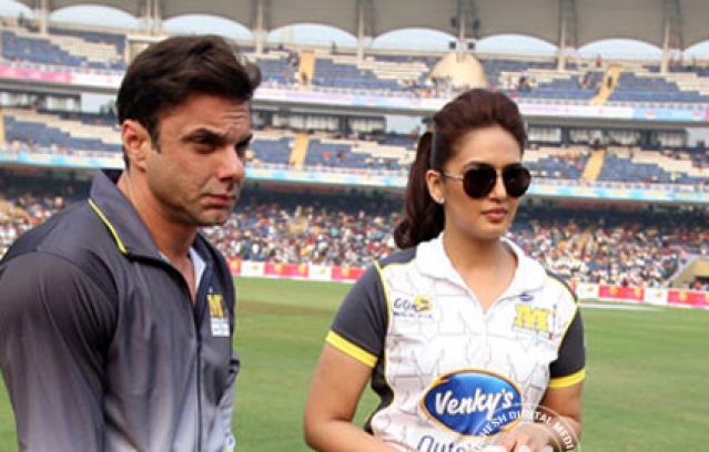 Celebs at Cricket Match