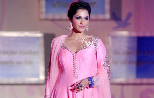 Celebs hit the ramp for a noble cause