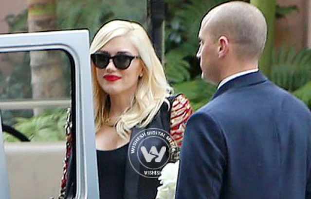 Stars stop-by at Gewn Stefani's baby shower