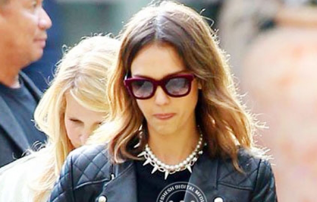 Stars stop-by at Gewn Stefani's baby shower