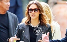 Stars stop-by at Gewn Stefani's baby shower