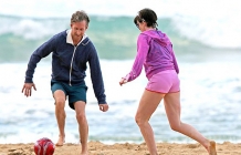 Anne Hathaway holidays with husband in Hawaii