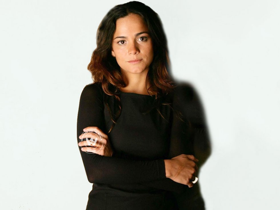 Alice Braga Latest Gallery