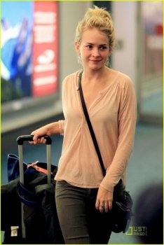 Britt Robertson
