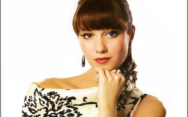 MARY ELIZABETH WINSTEAD