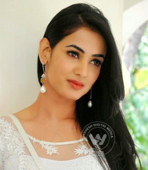 Sonal Chauhan Latest Pics