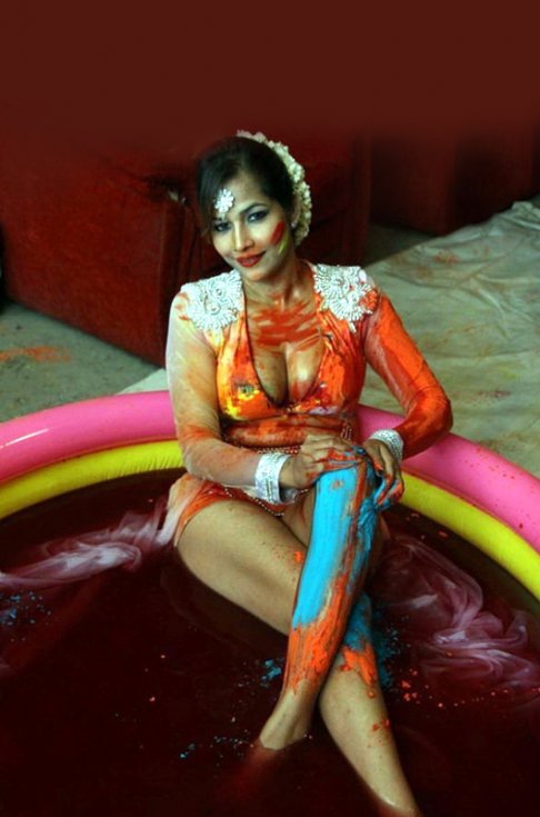 Tanisha Singh Celebrates Holi