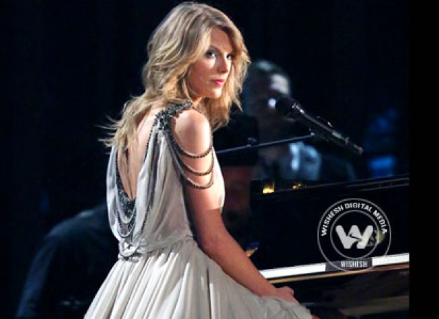 Taylor Swift at Grammy Awards Event