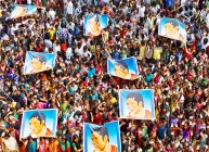 Celebs, Politician cheer for Sachin