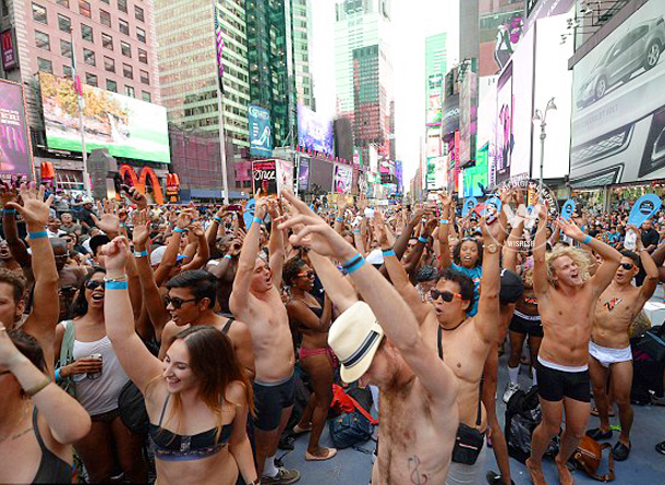 New Yorkers Strip to Underpants to Create World Record | gallery of new yorkers strip to underpants to create world record | Photo 2of 4 | new yorkers strip to underpants to create world record images