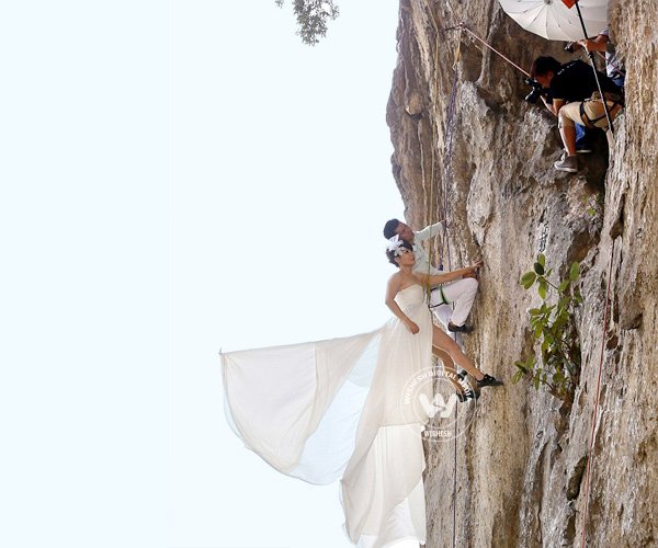 Death-defying wedding pictures