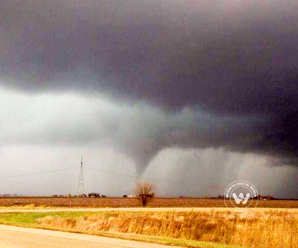 Late-season storm slams Midwest