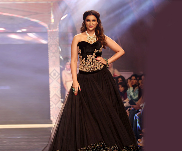 Parineeti Chopra  | Bollywood brides in real life. Check out bollywood actresses in bridal outfits. | Bollywood brides in real life. Check out bollywood actresses in bridal outfits. | Wallpaper 2of 6