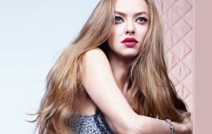 Amanda Seyfried hot wallpapers