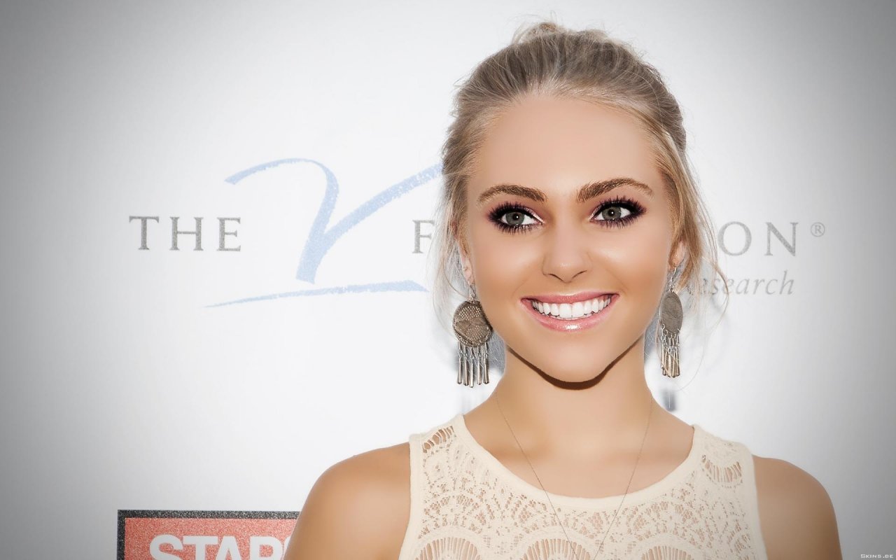 Anna Sophia Robb