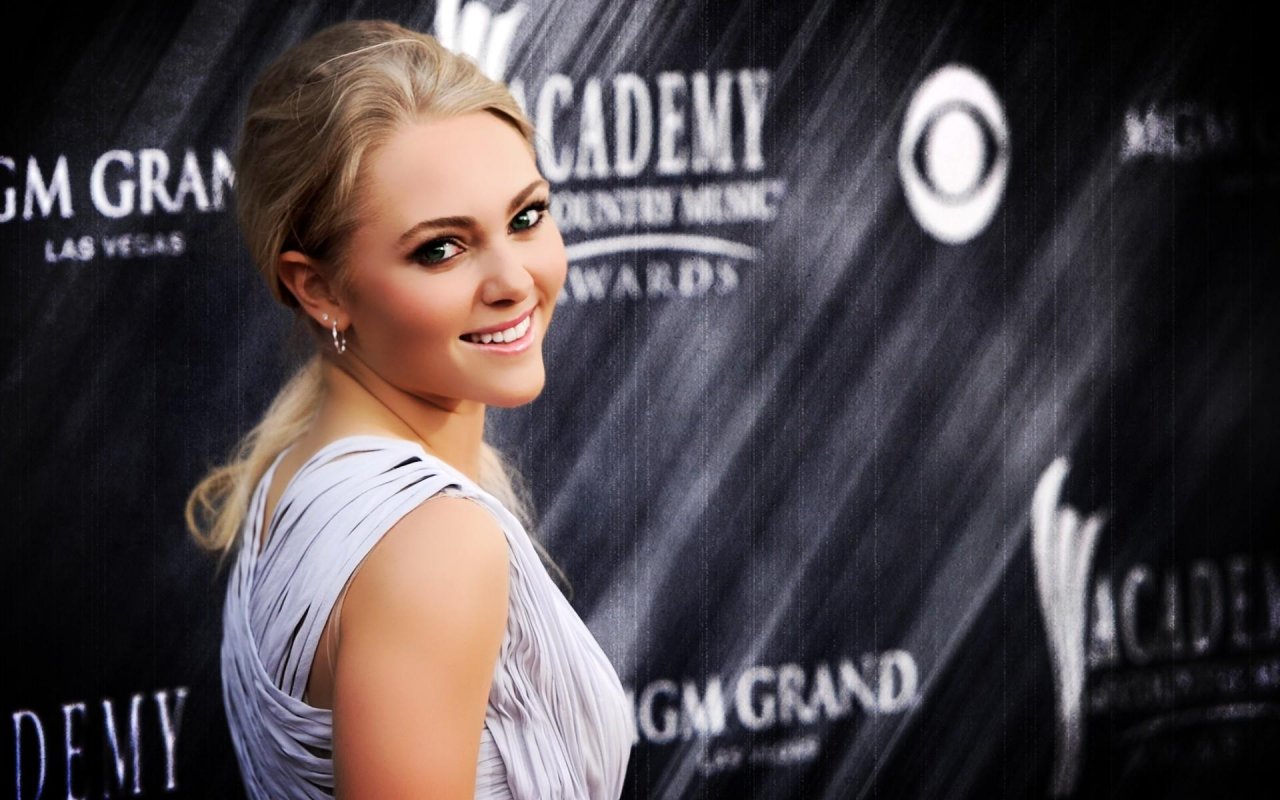 Anna Sophia Robb