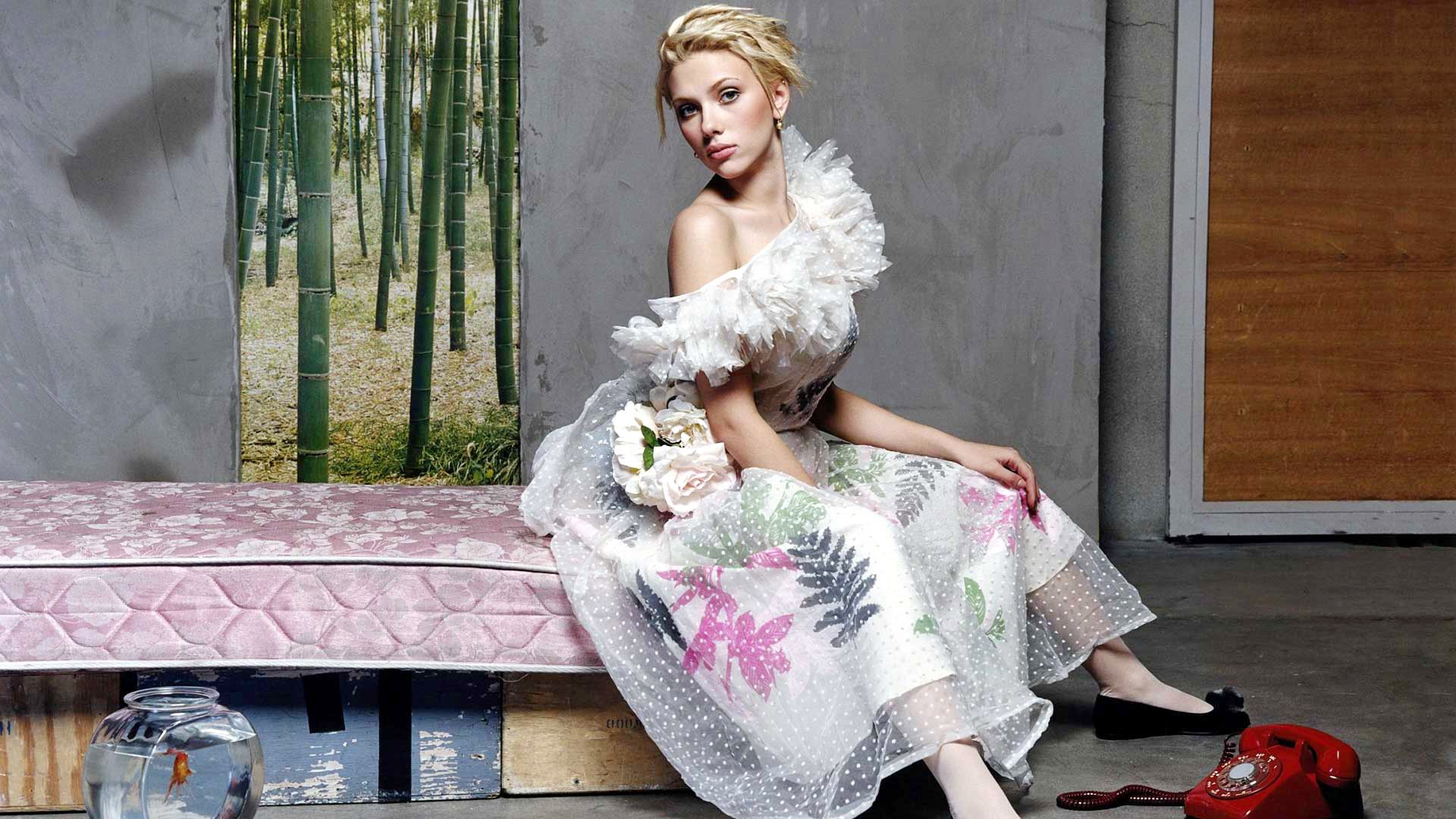 Scarlett Johansson Spicy Wallpapers