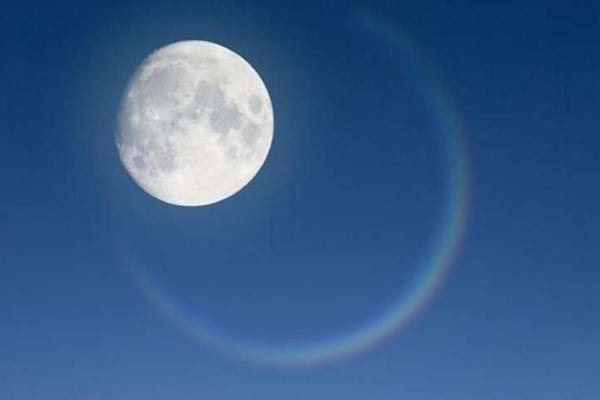 Lunar-Rainbow