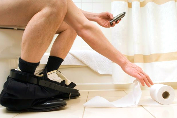 Stop using phone in public toilets