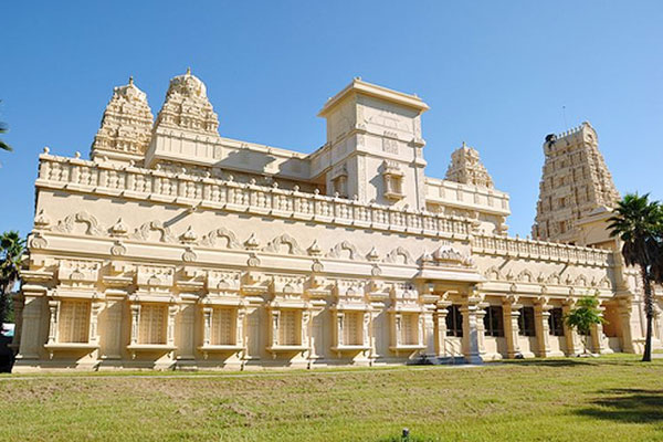 Abode of ‘Vishnu’ in Tampa, Florida Abode-of-Vishnu03