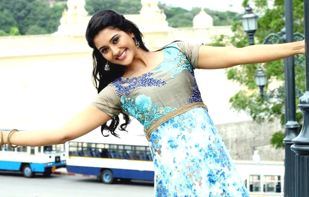 /media/k2/galleries/60394/Dwaraka-Movie-Stills-03