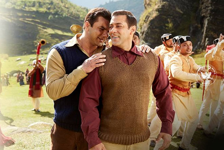 /media/k2/galleries/62499/Tubelight-01