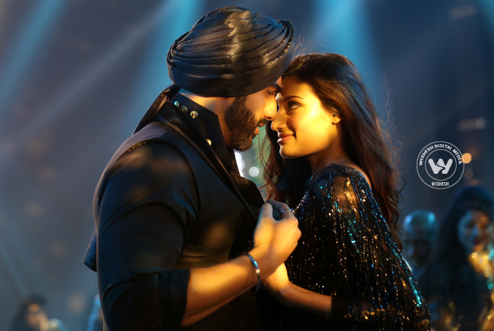 /media/k2/galleries/63030/Mubarakan-02