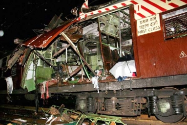 12 Convicts Acquitted in 2006 Mumbai Train Blast Case 12 Convicts Acquitted in 2006 Mumbai Train Blast Case