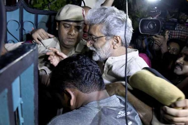 Pune Police Arrests Rights Activists across India, Strokes Outrage