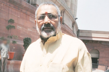 Shiv Sena backs Giriraj Singh for his population control jibe