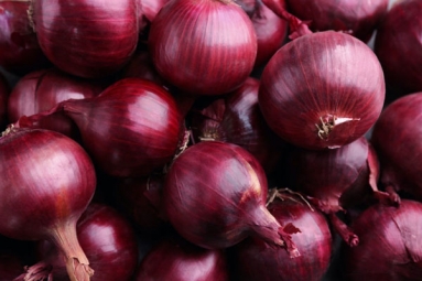 Govt bans Onion exports amid shortage in domestic markets