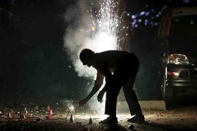 No Outright Ban on Firecrackers, Only Green Crackers will be Sold: SC