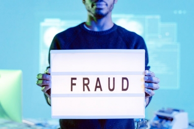 Invest Scams: 30,000 people duped of Rs 1500 crore in India