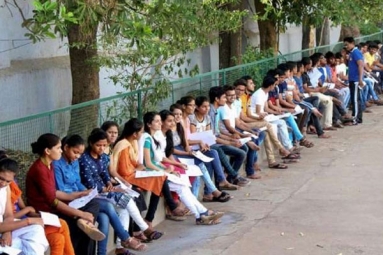 Students Move SC Demanding Postponement of JEE Examinations