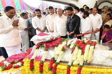 Politicians, Celebrities Pay Last Respects to Nandamuri Harikrishna