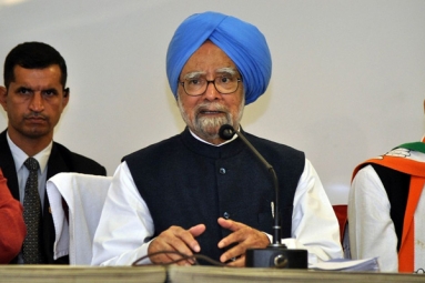 Manmohan Singh Admitted to AIIMS after he Complains of Weakness