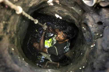 Manual Scavenger Death Sparks Outrage, Netizens Raise Lakhs for Kin